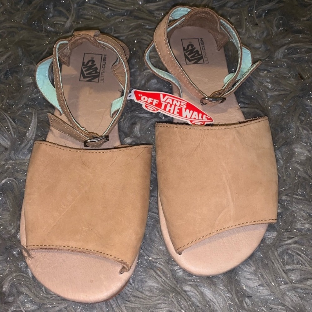 NEW Vans Ankle Hi Tan Sandals Womens Size 7